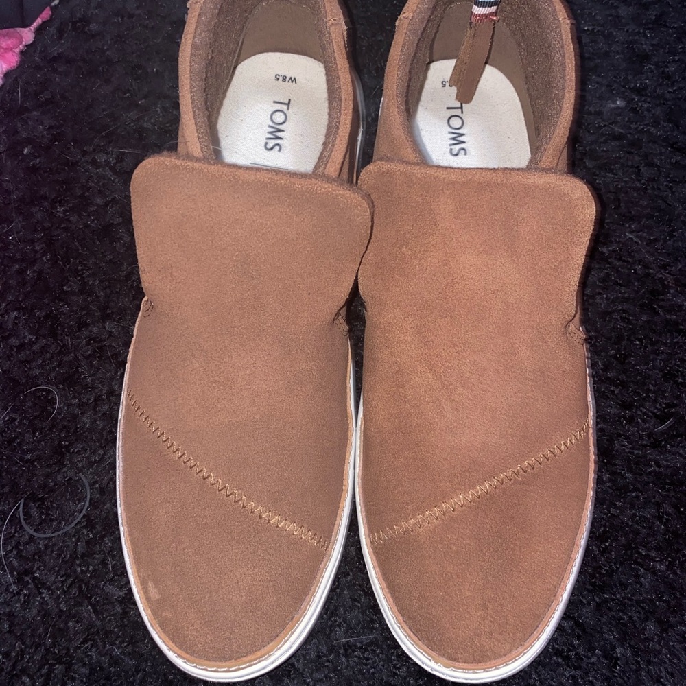 BRAND NEW*** NEVER WORN TOMS WMN PACTON STYLE